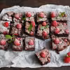Brownie z malinami. Przepis krok po kroku.