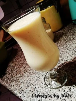 Koktajl z mango, papai i ananasa