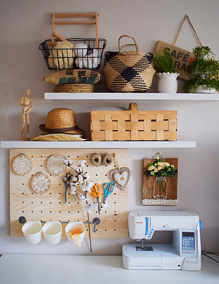 DIY - Tablica na ścianę, czyli jak zaprowadzić porządek na biurku