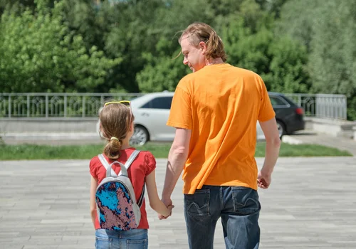 ZUS chciał odebrać 800 plus rozwiedzionym rodzicom! Sąd wydał przełomowy wyrok