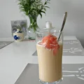 Kawa mrożona z rabarbarem