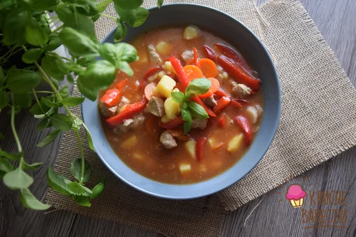 ZUPA GULASZOWA