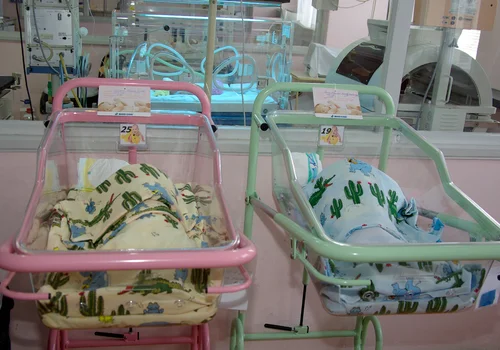 Nowe przepisy dla rodzących. Co oznacza w praktyce „pokój narodzin”?