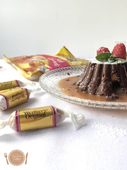 Karmelowy lava cake bez pieczenia