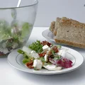 SAŁATKA Z FETĄ I SUSZONYMI POMIDORAMI
