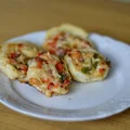 Ślimaczki, czyli ciasto francuskie z boczkiem i papryką