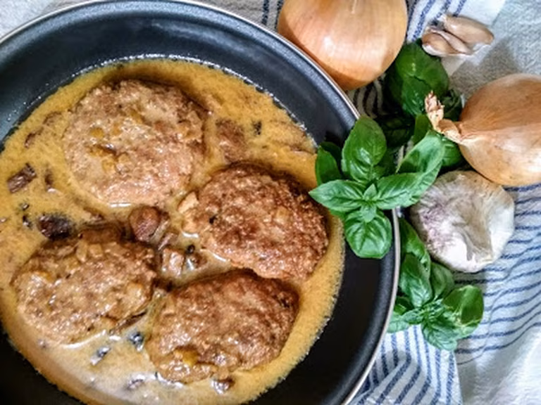 Mielone w sosie śmietanowo - grzybowym