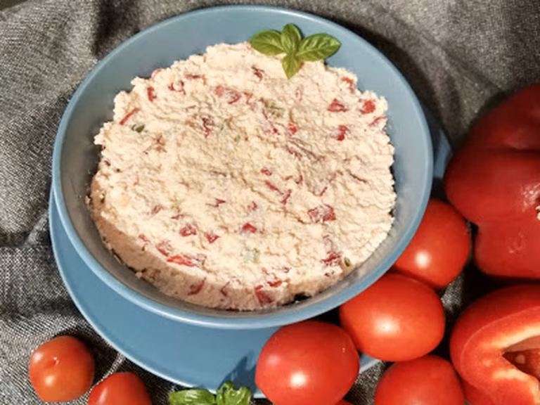 Pasta twarogowa z papryką