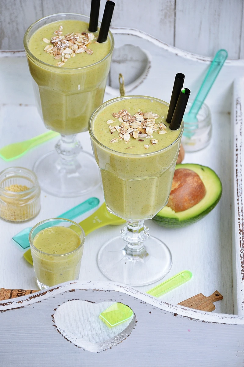 Koktajl bananowy z awokado