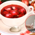 Dlaczego nie powinno się dolewać zimnej wody do barszczu? Traci klarowność i aromat!