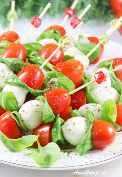 Koreczki Caprese
