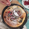 BEZLAKTOZOWY DUTCH BABY Z MALINAMI, PORZECZKĄ I JAGODAMI!