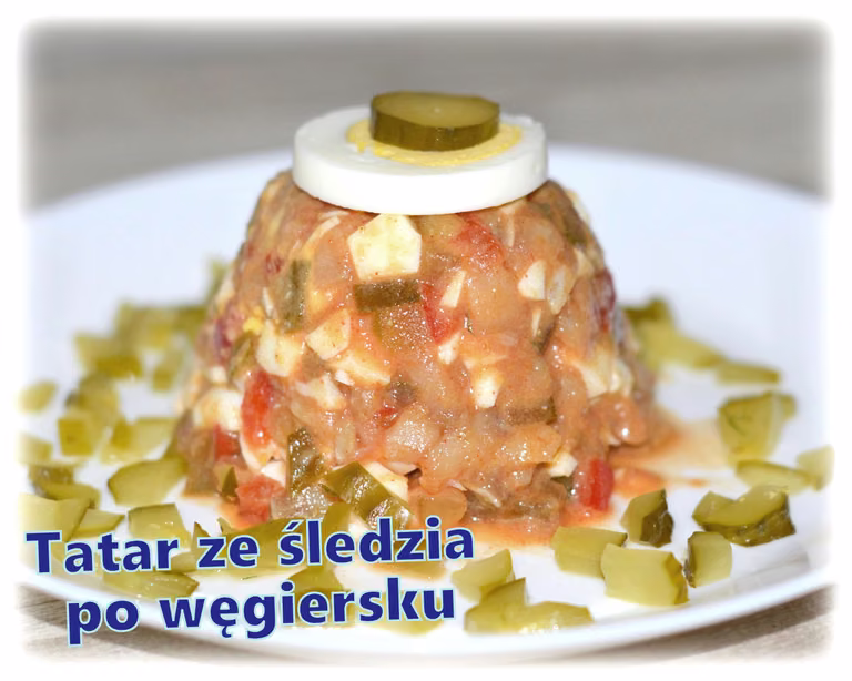 Tatar ze śledzia po węgiersku