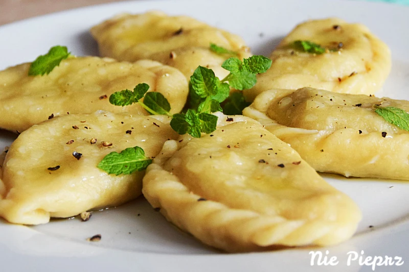Pierogi z surowymi ziemniakami i boczkiem