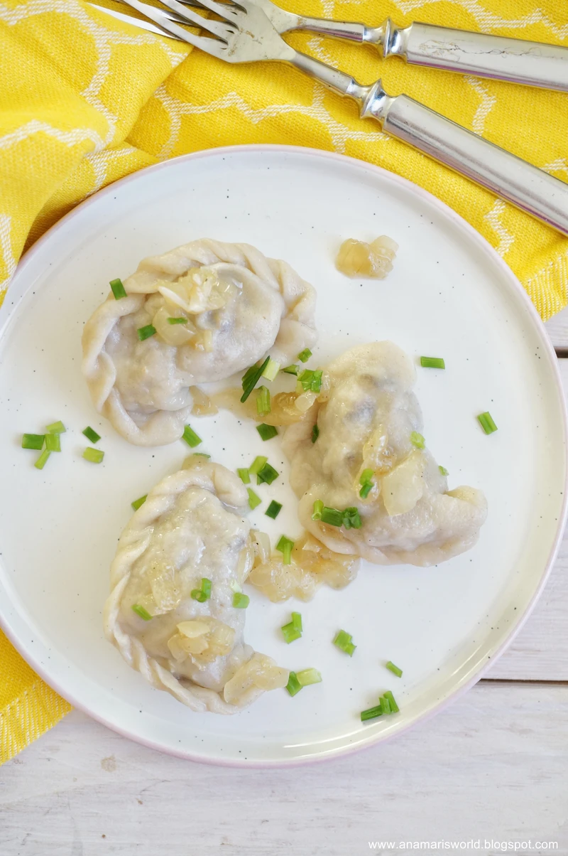 Pierogi z domowym pasztetem