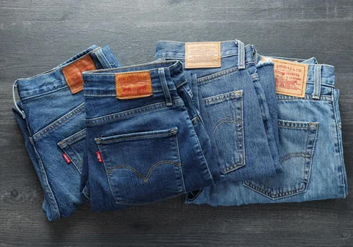 Koniec produkcji kultowych jeansów w Polsce! Znana firma zamyka swoją fabrykę!