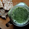 ZIELONY ZASTRZYK ENERGII – OCZYSZCZAJĄCE SMOOTHIE Z JARMUŻU