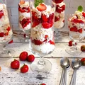 Eton mess - deser z truskawkami