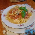 spaghetti z tuńczykiem w sosie pomiorowym