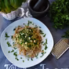MAKARON Z PESTO Z BOBU I SZYNKĄ PARMEŃSKĄ