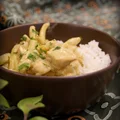 Kurczak curry z fasolką szparagową i ryżem