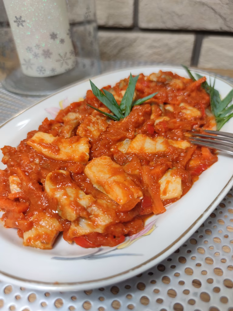 Śledzie w sosie salsa
