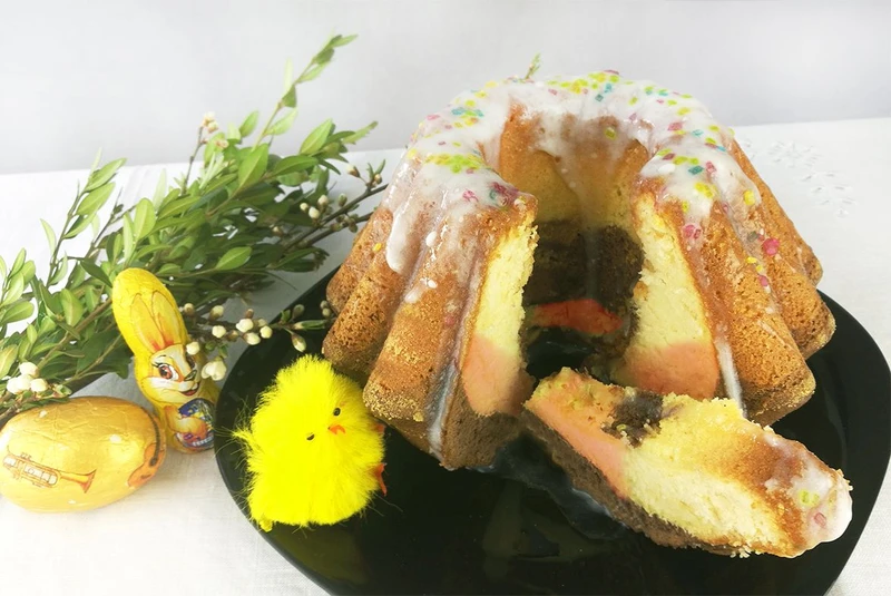 Trójkolorowa babka bez drożdży