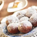 Tradycyjne pączki z różą