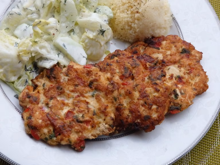 Kotleciki drobiowe z papryką i serem