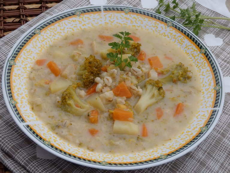 Zupa jarzynowa z pęczakiem