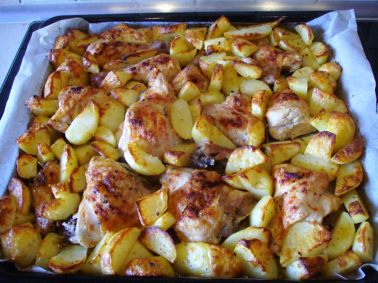 Kurczak pieczony z ziemniakami