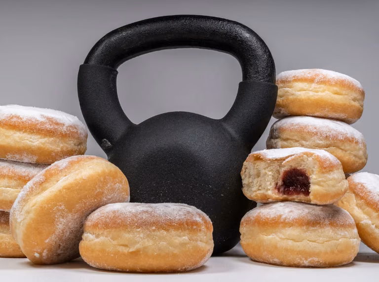 Churros, oponki czy faworki? Które słodkości Tłustego Czwartku są mniej kaloryczne?