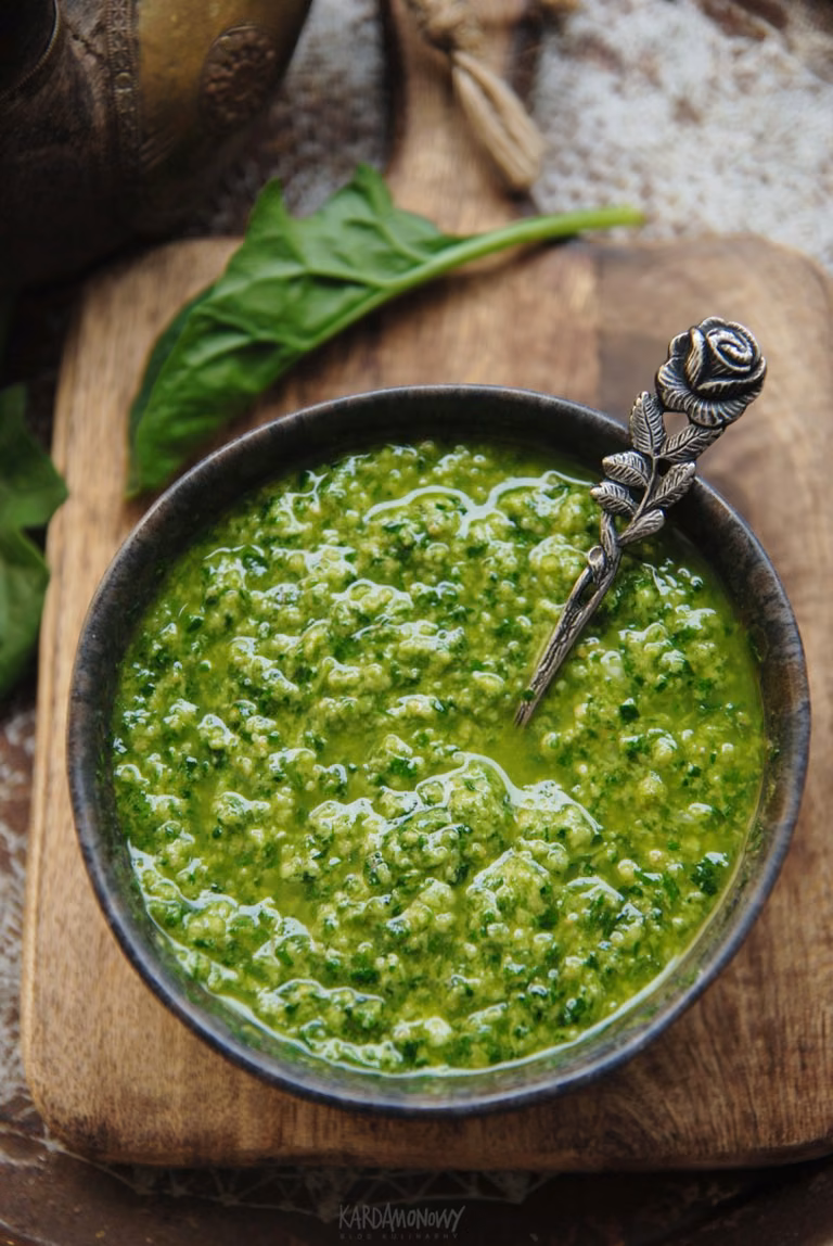 Wegańskie pesto z rukolą i szpinakiem