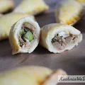 Kruche pierożki z tuńczykiem i groszkiem
