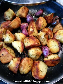 Smażone ziemniaki tymiankowo - bazyliowe z czosnkiem