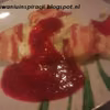 Zapiekany camembert z sosem malinowym