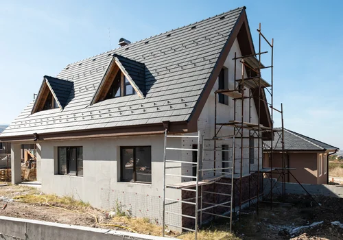 Urzędy nie nadążają! Właściciele działek masowo składają wnioski nawet na 30 domów - chcą zdążyć przed reformą