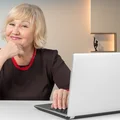 Mam rentę rodzinną po mężu i własną emeryturę. Czy od 2025 roku dostanę rentę wdowią? - pyta Janina [LIST]