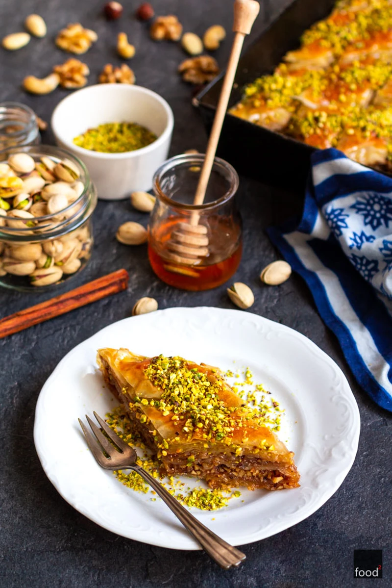 Baklava z orzechami i miodem