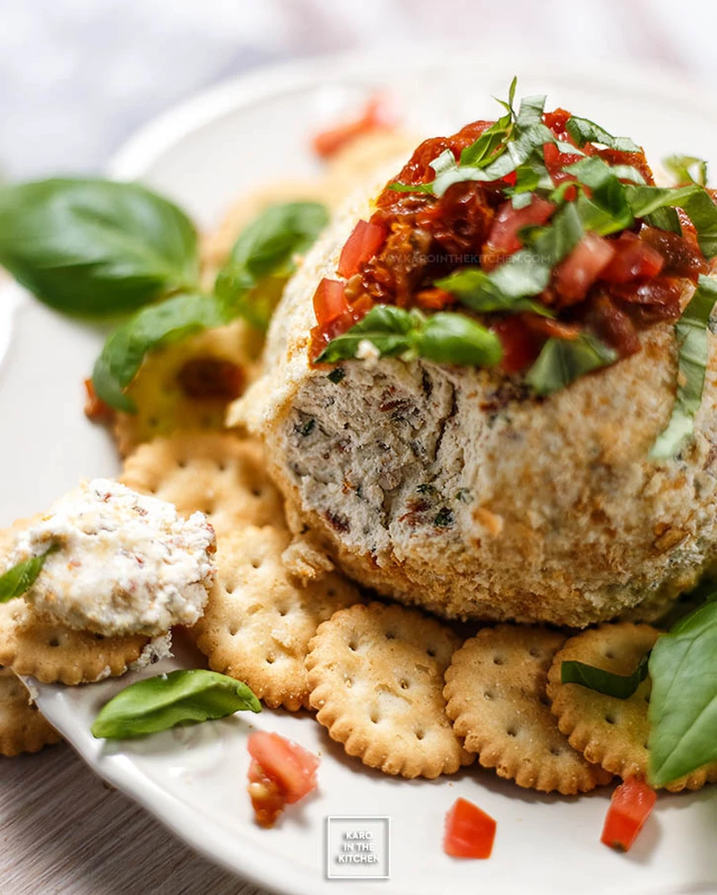 Kula serowa – bruschetta, z pomidorami i bazylią