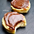 Pieczone mini serniczki na spodzie z ciasta francuskiego
