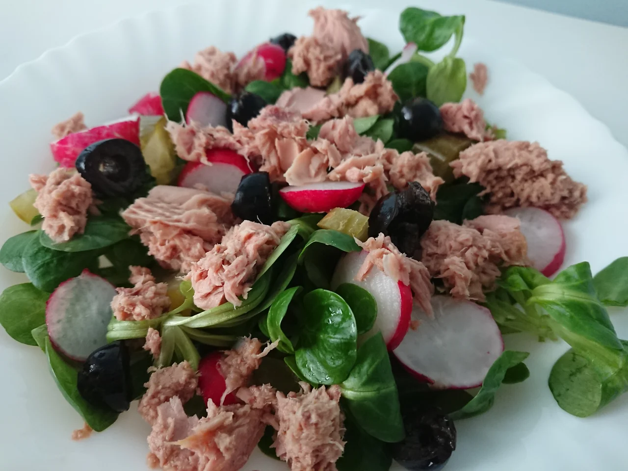 Dietetyczna, szybka sałatka tuńczykowa