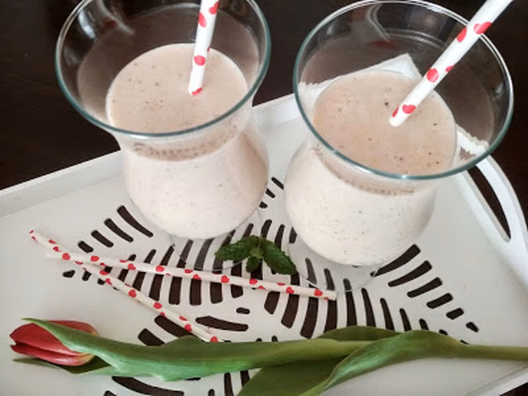 Shake z lodami truskawkowymi.