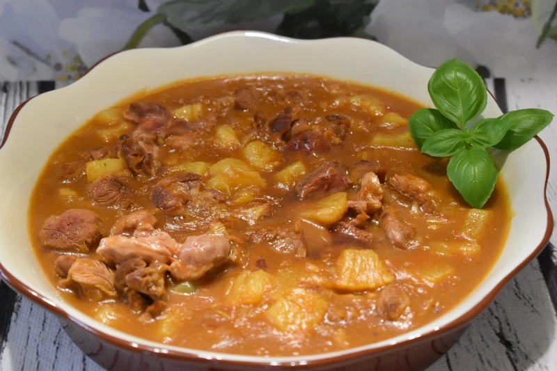 Kaczka z ananasem w curry