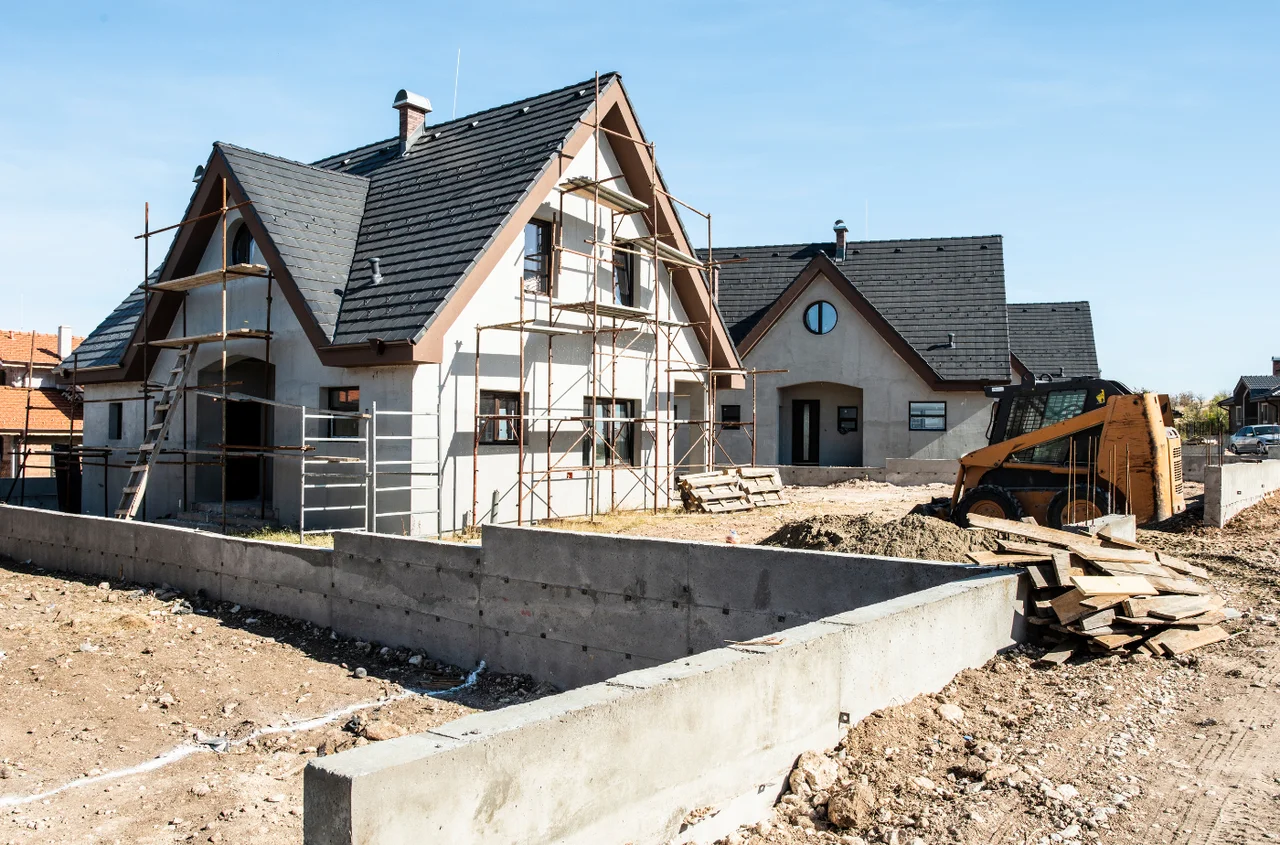 Wielka ulga dla właścicieli nieruchomości! Idą duże zmiany w przepisach – wśród propozycji „żółte kartki”