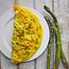 Omlet z duszonymi szparagami