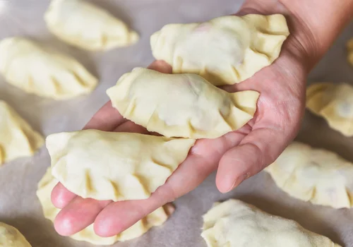 Jak zacząć sprzedawać domowe jedzenie? Legalnie i bez stresu