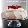 Pavlova z malinami