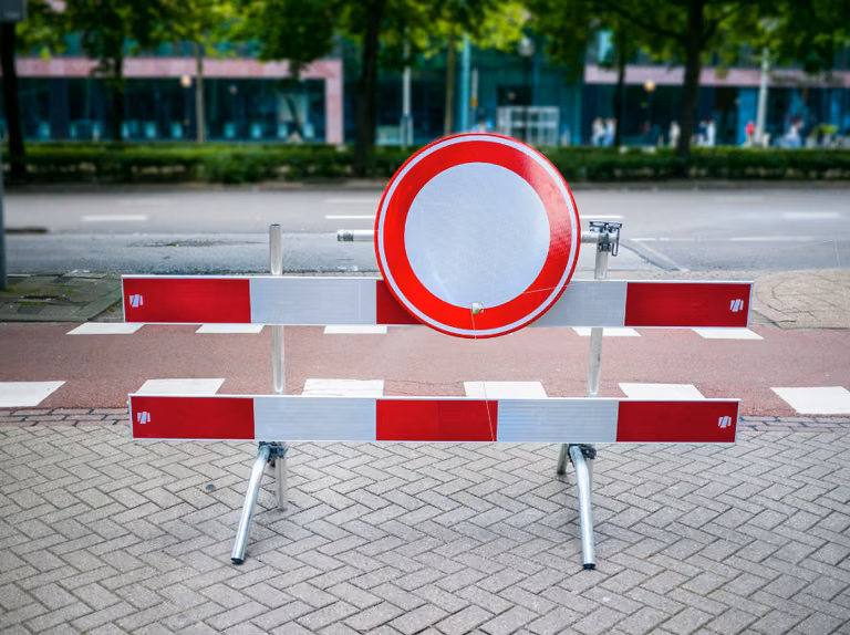 Zakaz wjazdu do centrum Warszawy rusza lada moment! Kogo obejmie? Znamy szczegóły