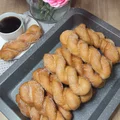 🍩 Kręcone pączki koreańskie :) posypane cukrem z dodatkiem cynamonu - Rewelacyjny przepis 🍩